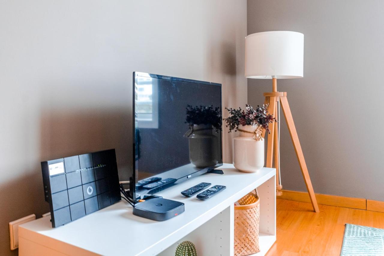 Sunny Studio In The Heart Of Lapa - 5Min Walk To Metro! Porto Exterior foto
